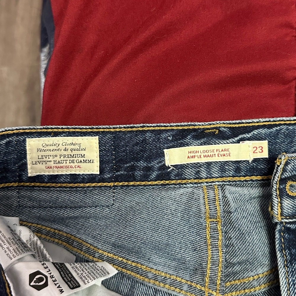 LEVI’S Flared Jeans - Picture 4 of 4